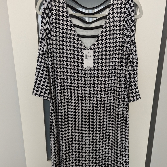 Women's Cleo Petite slip on dress (belt not included? - Picture 3 of 5